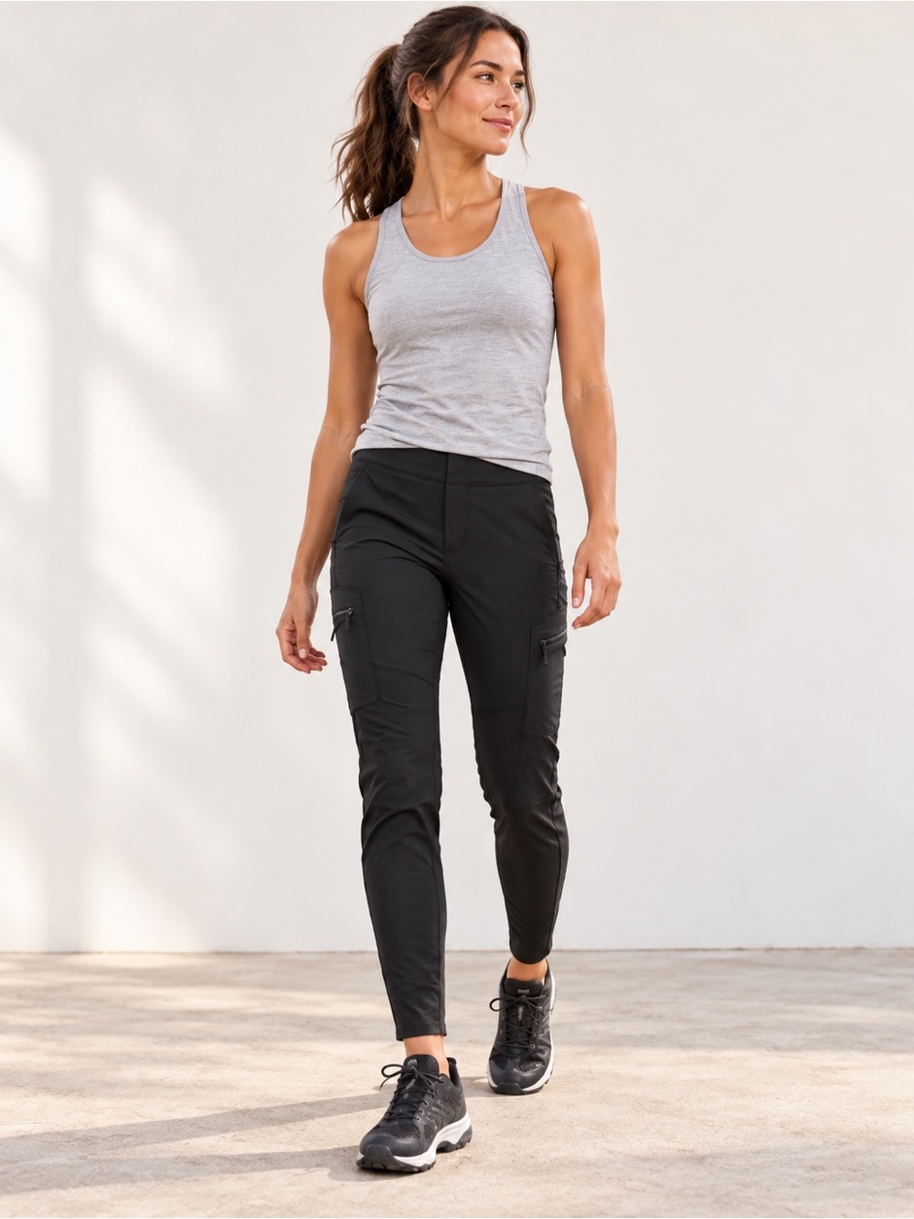 Athleta Headlands Hybrid Cargo Tight Women’s Black Hiking Pants Style 353474